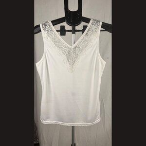 Cinema Etoile Women’s White Tank Top Size M Lace Collar Sleeveless Blouse